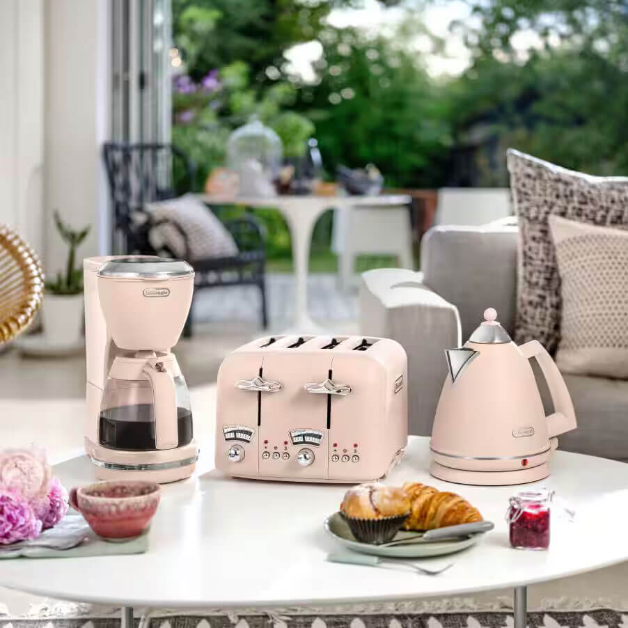 De'Longhi 1.7L Argento Kettle Pink